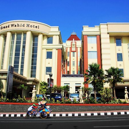 Grand Wahid Hotel Salatiga Kültér fotó