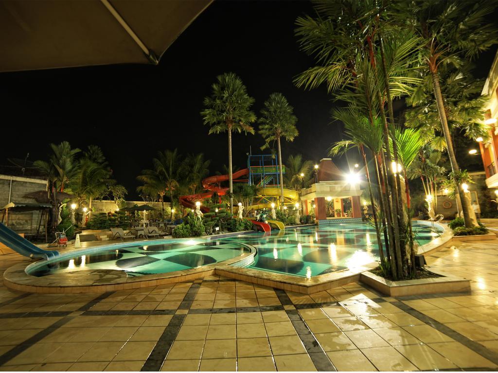 Grand Wahid Hotel Salatiga Kültér fotó