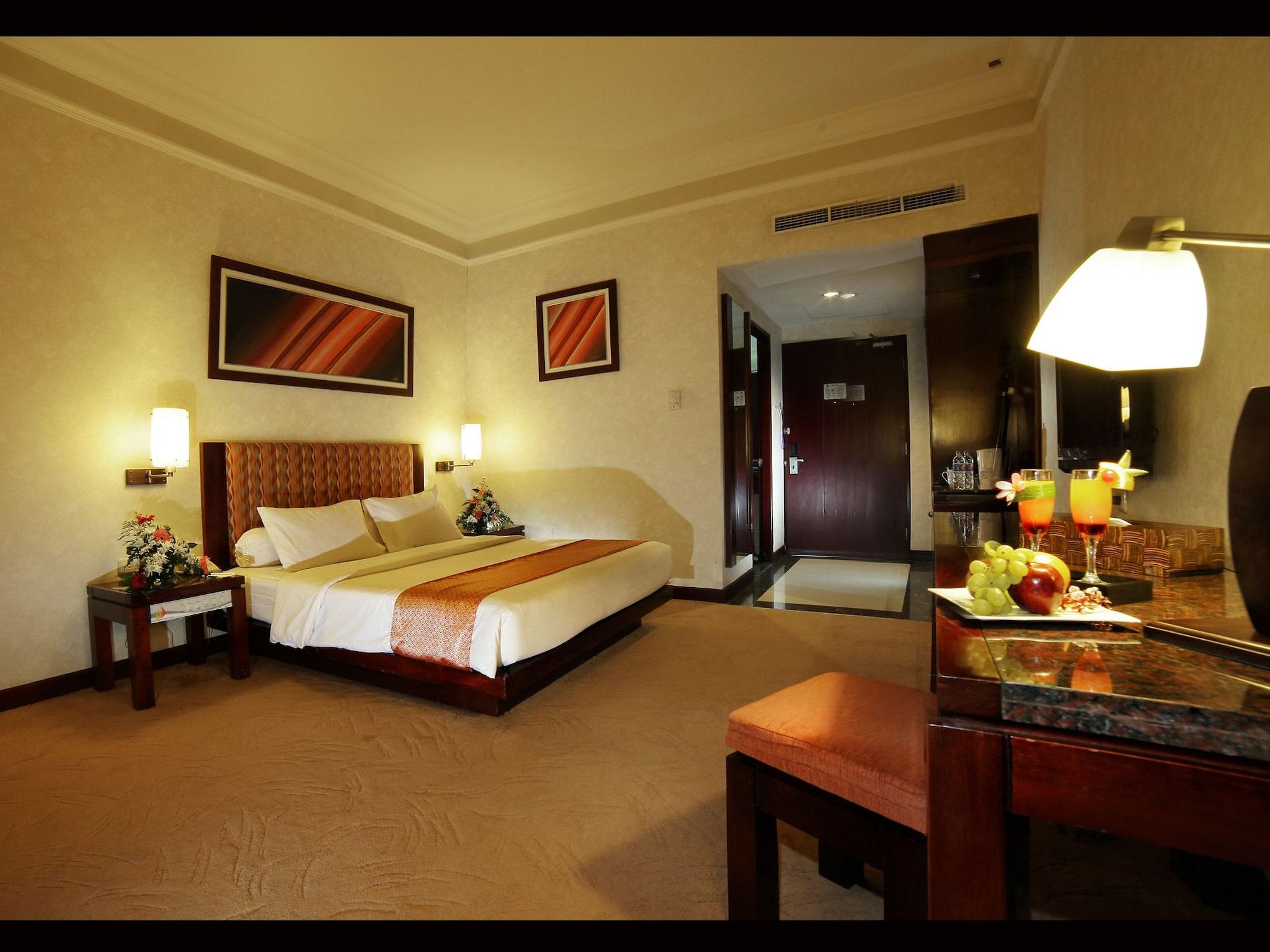 Grand Wahid Hotel Salatiga Kültér fotó