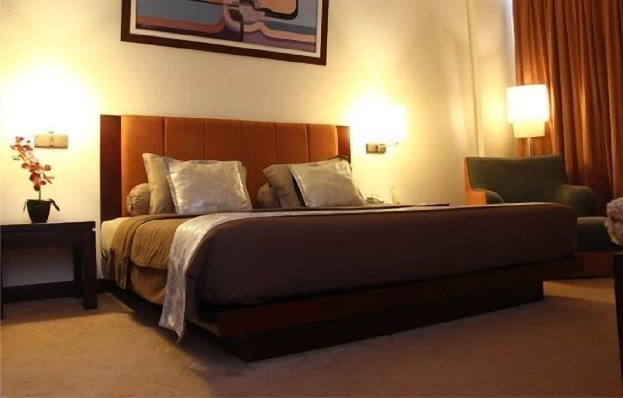 Grand Wahid Hotel Salatiga Kültér fotó