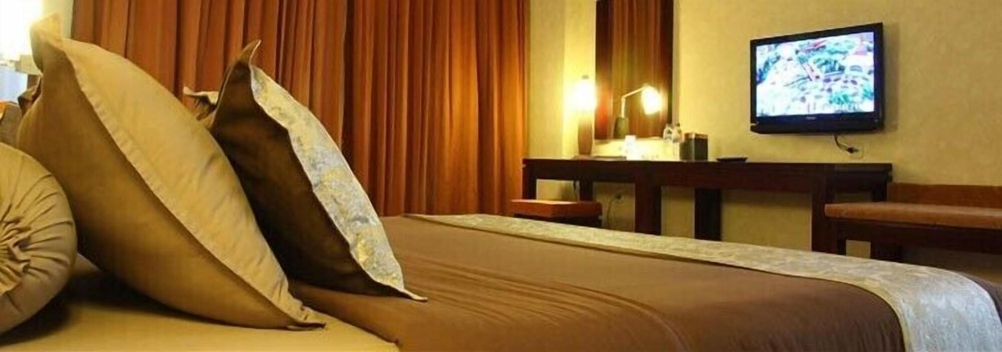 Grand Wahid Hotel Salatiga Kültér fotó