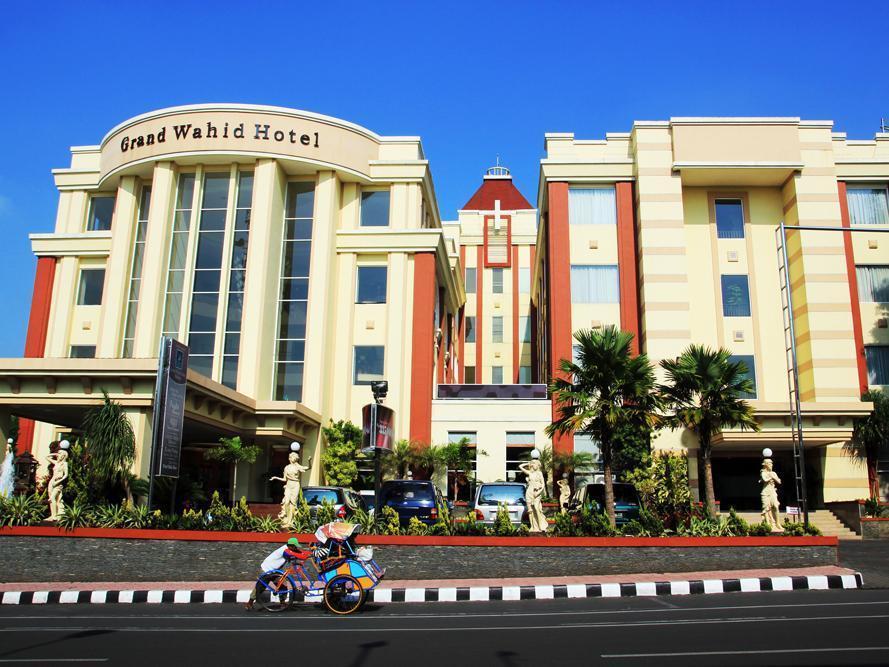 Grand Wahid Hotel Salatiga Kültér fotó